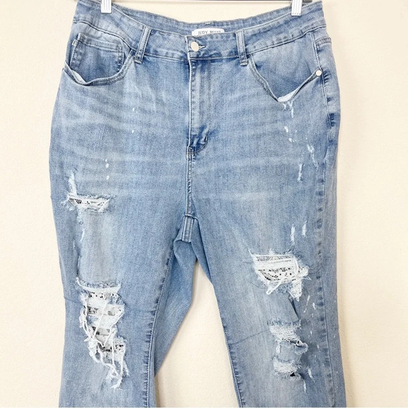 Judy Blue Lace Patch Distressed Light Wash Mid‎ Rise Skinny Jeans - Picture 5 of 13